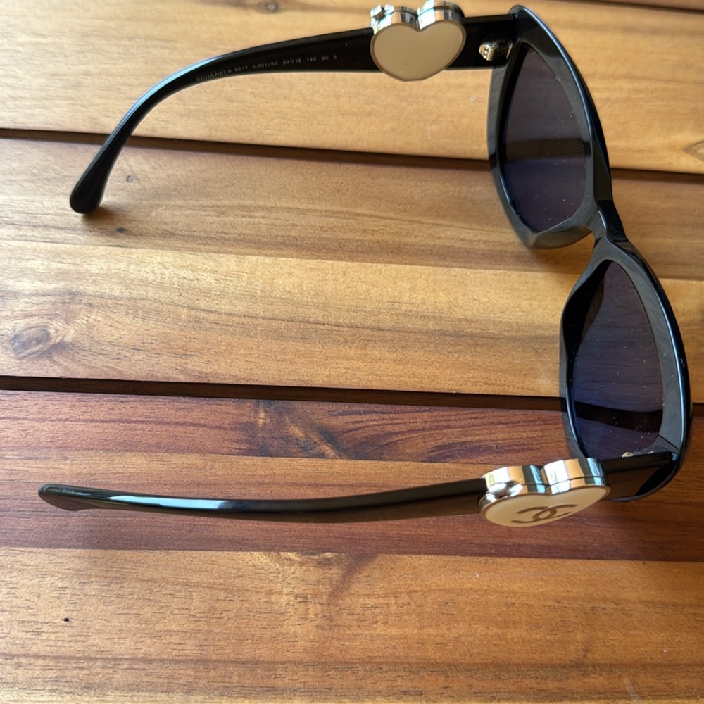 CHANEL Black Sunglasses with Hearts - Picture 3 of 4